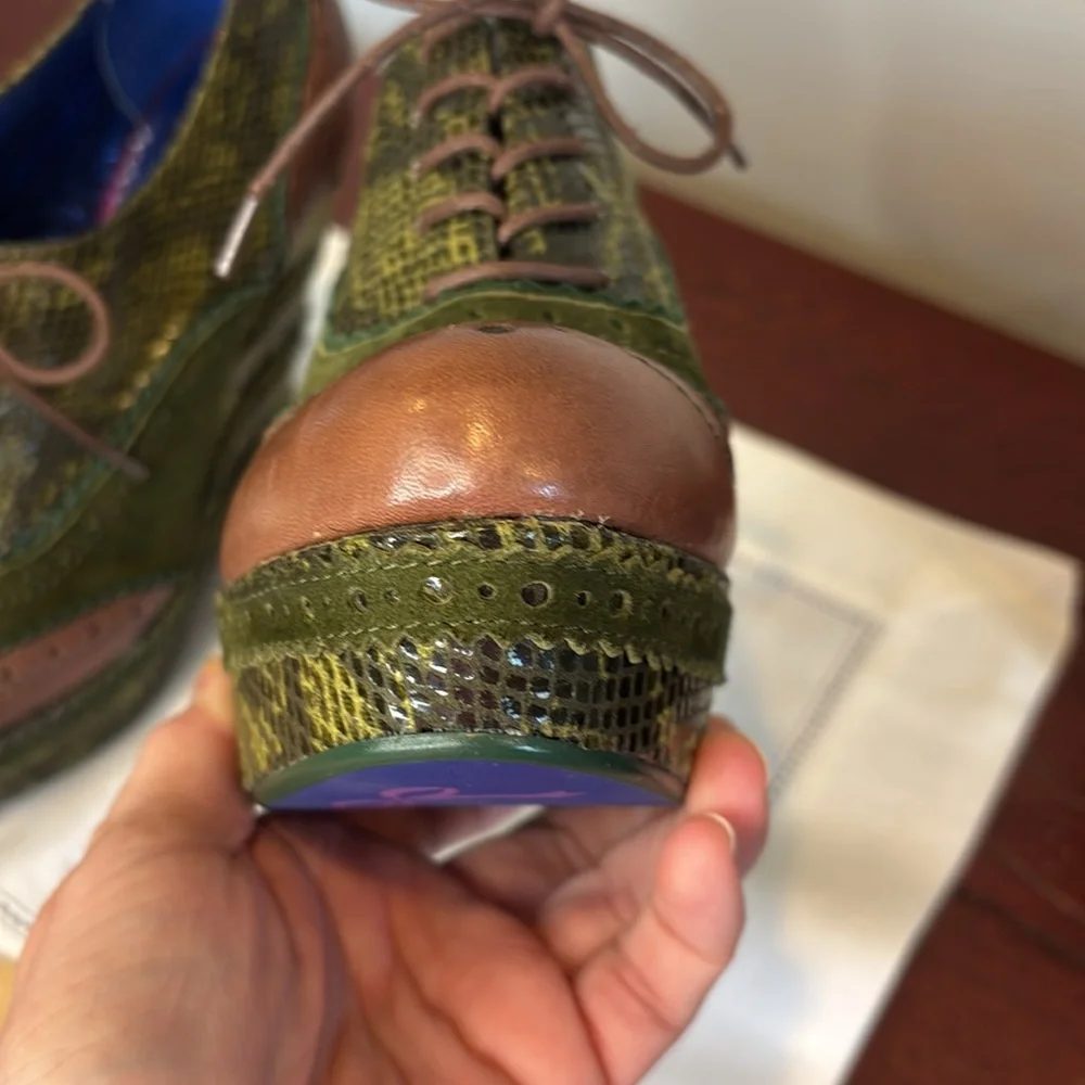 POETIC LICENSE Wild Safari wingtip wedges
EU Size 39 (8.5) New No Box - Picture 12 of 13